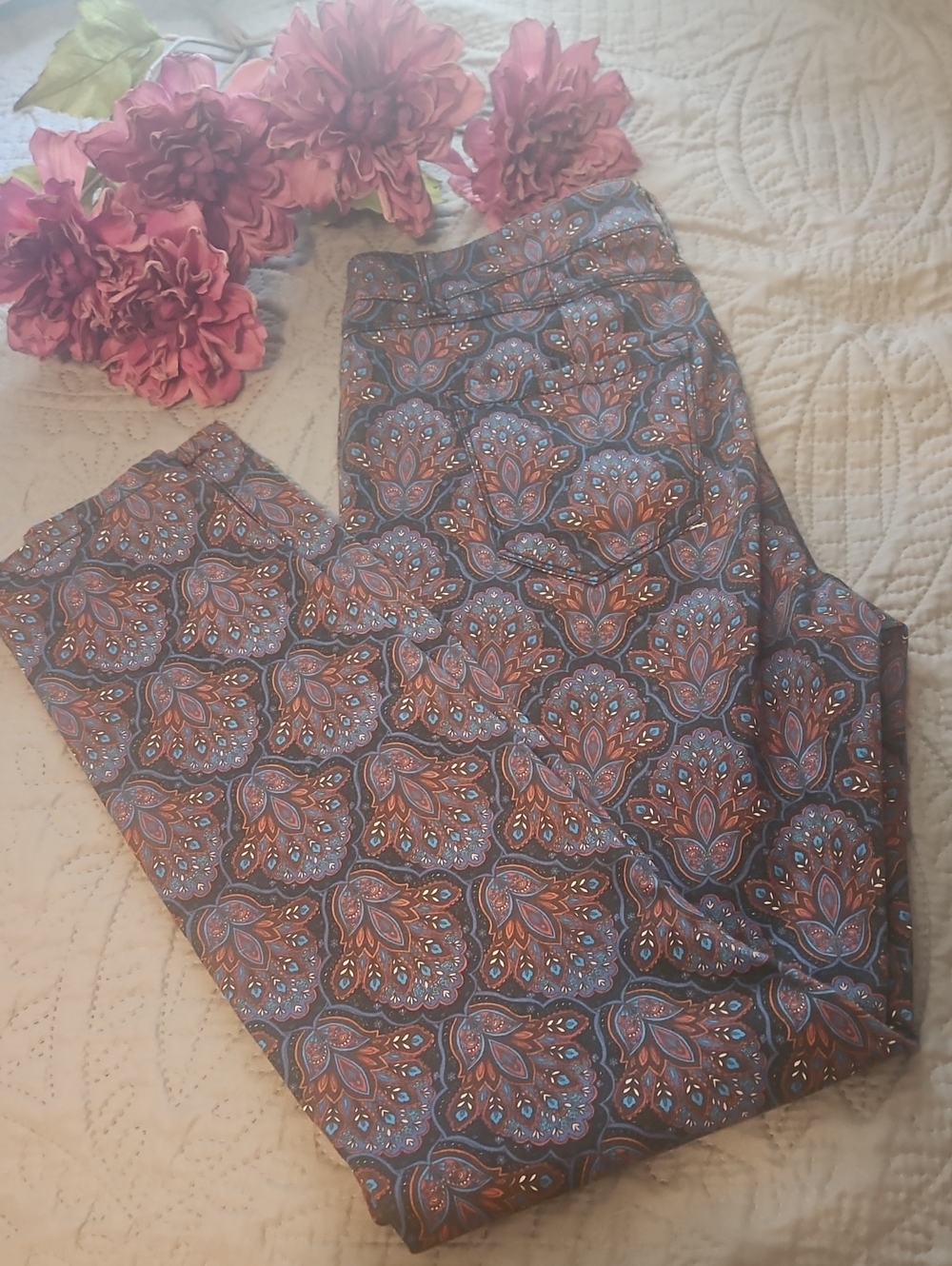 bebe Blue Brown Maroon Paisley Skinny Pants 28x28 NEW